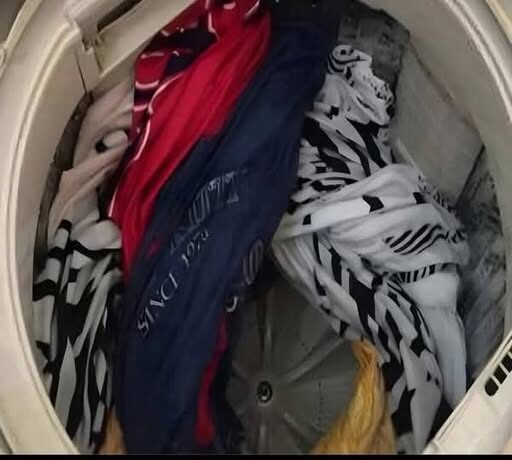 When washing clothes, don’t just put in detergent!